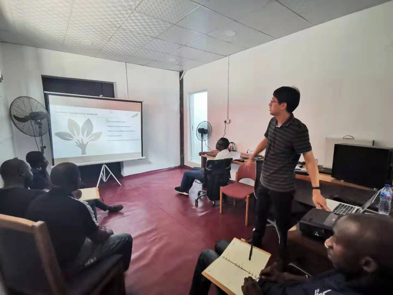 1616736900419057.jpg 非洲333.jpg